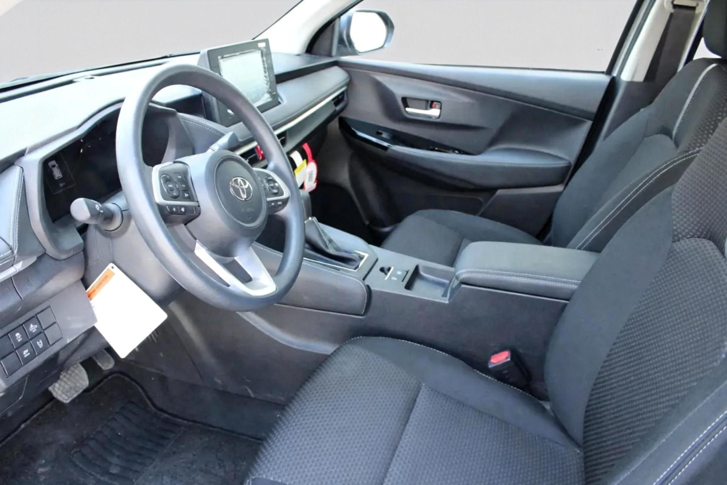 TOYOTA Yaris Sedán 2026 S MT