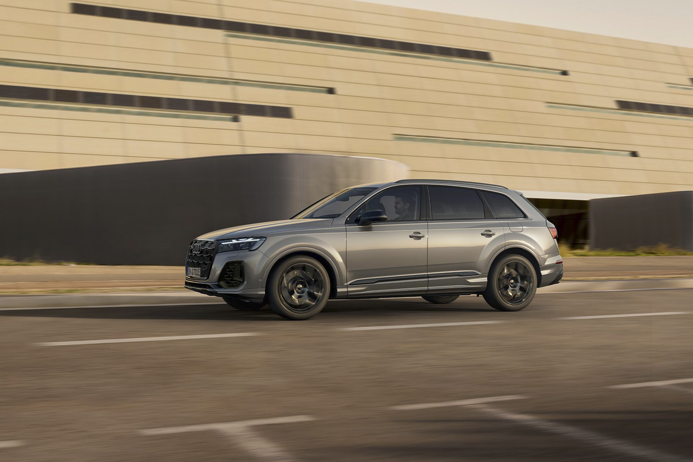 Audi SQ7 2026 quattro