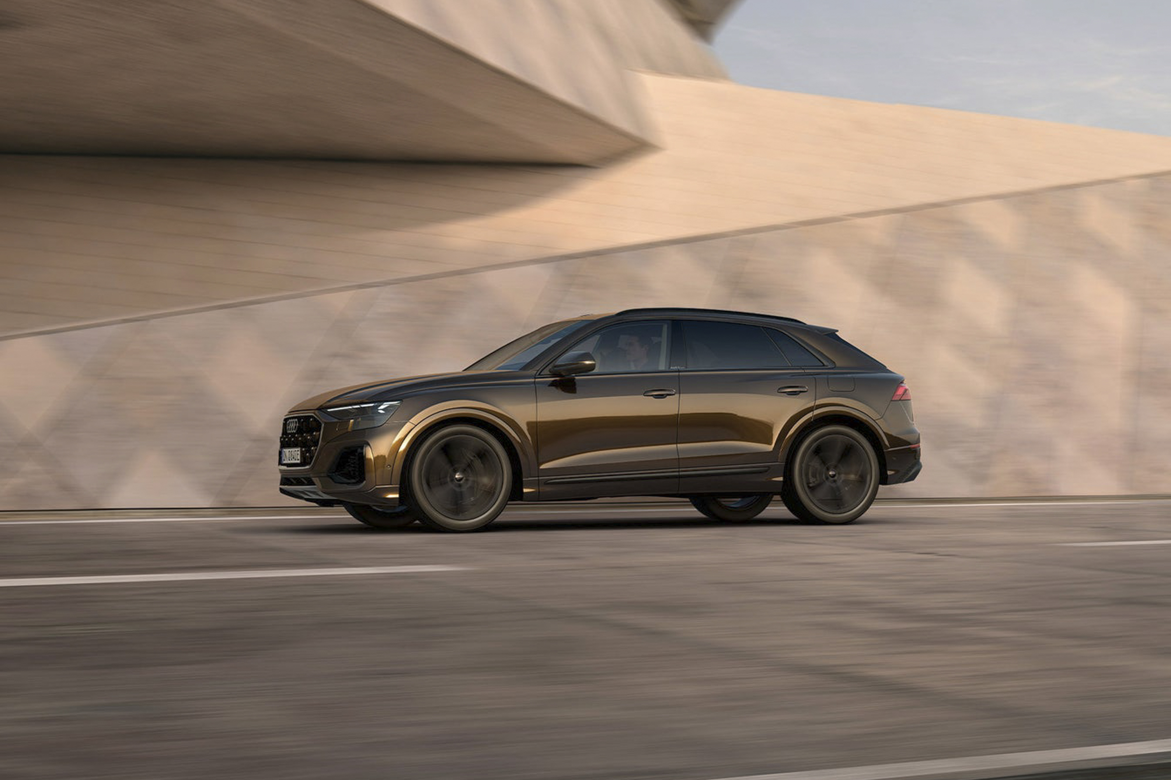 Q8 SUV e