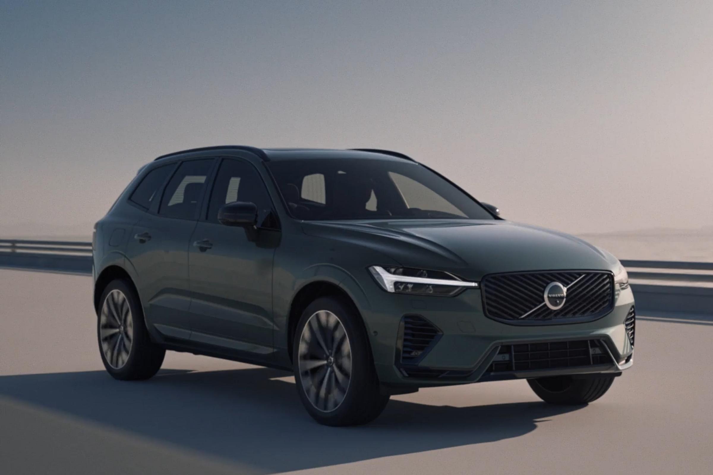 VOLVO XC60 2026 Plus PHEV