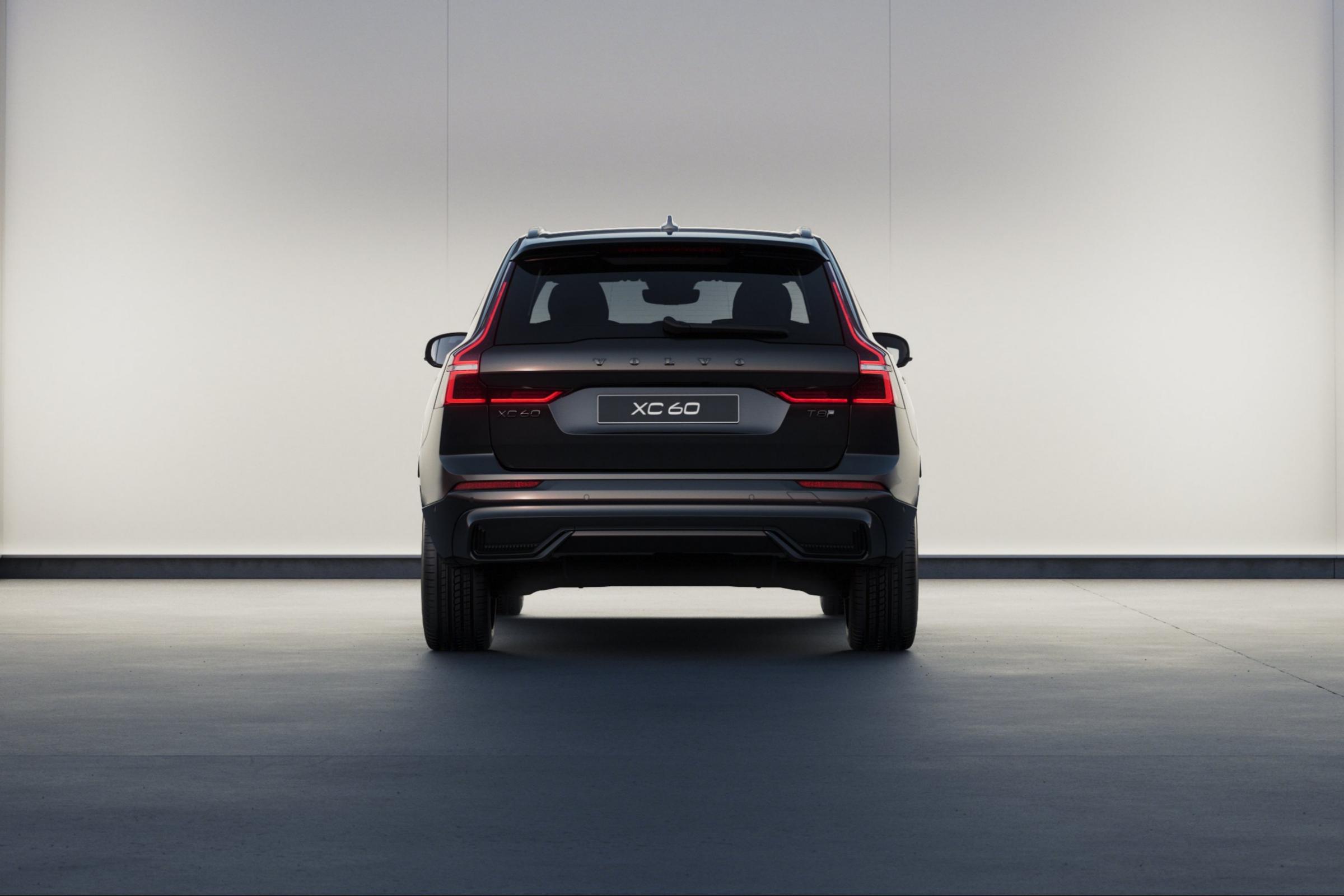 VOLVO XC60 2026 Plus PHEV