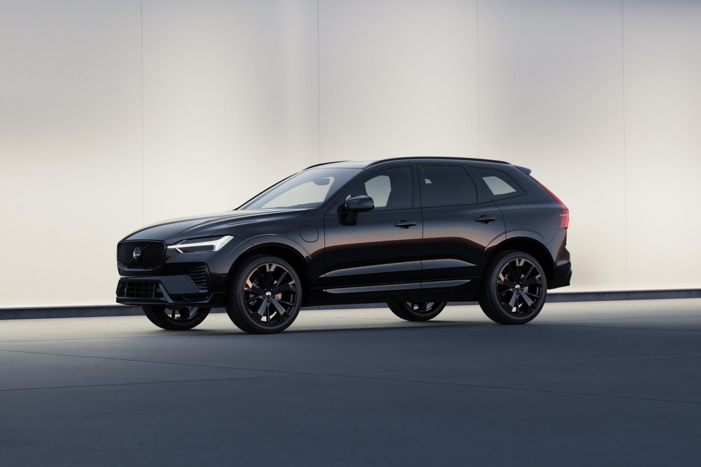 VOLVO XC60 2026 Plus PHEV