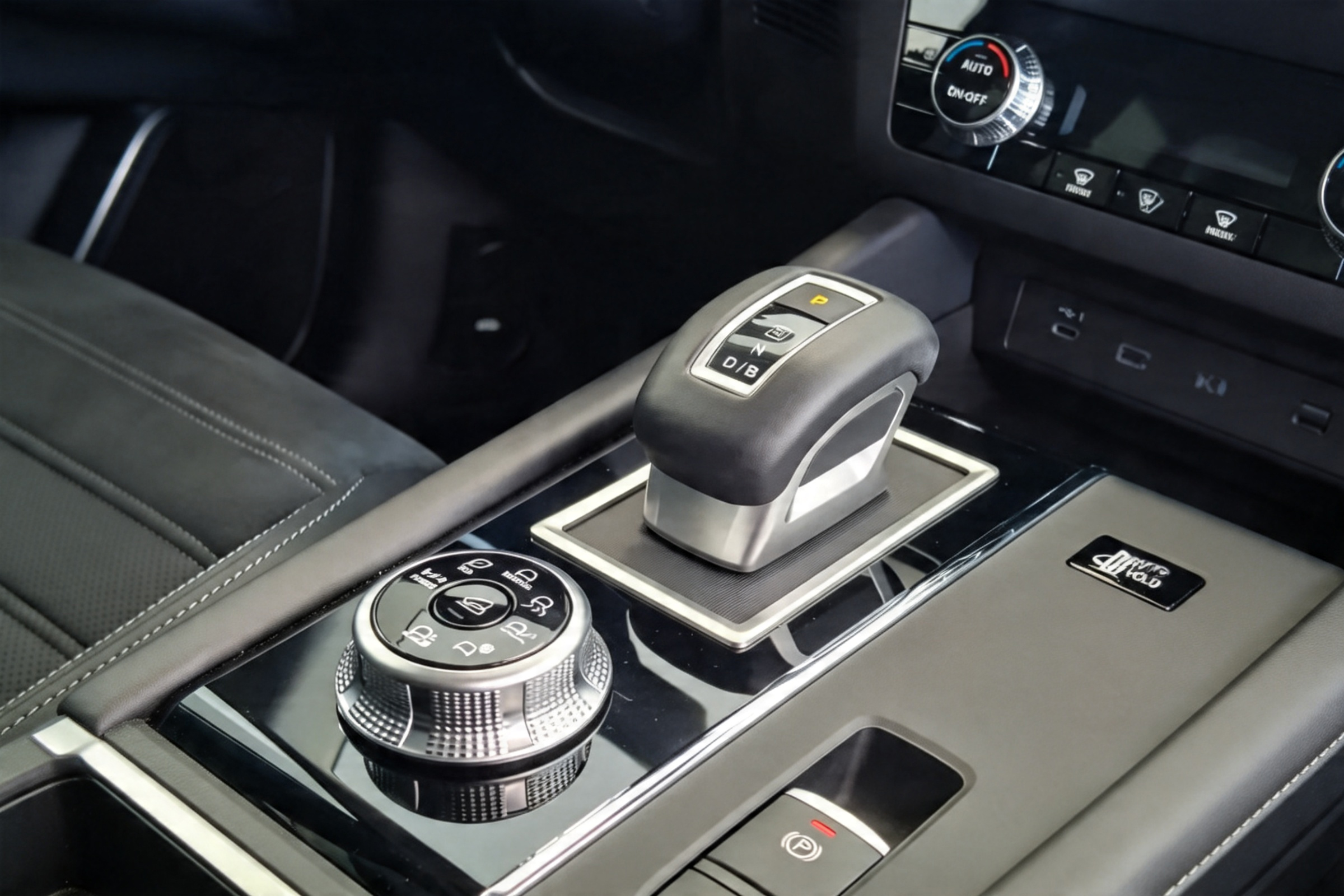 Mitsubishi OUTLANDER PHEV 2026 Limited White Diamond