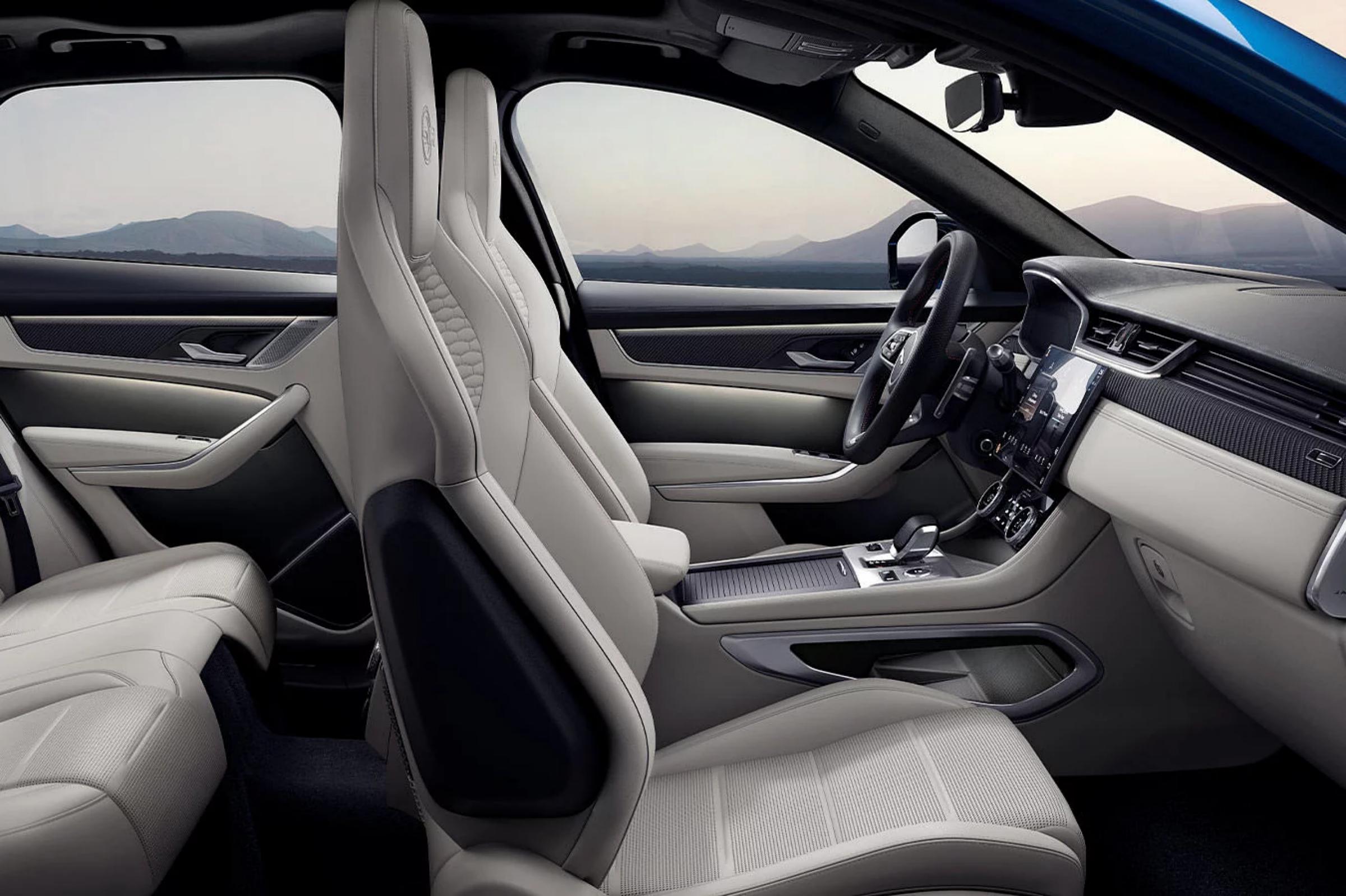 Jaguar F-PACE 2025 400 SPORT