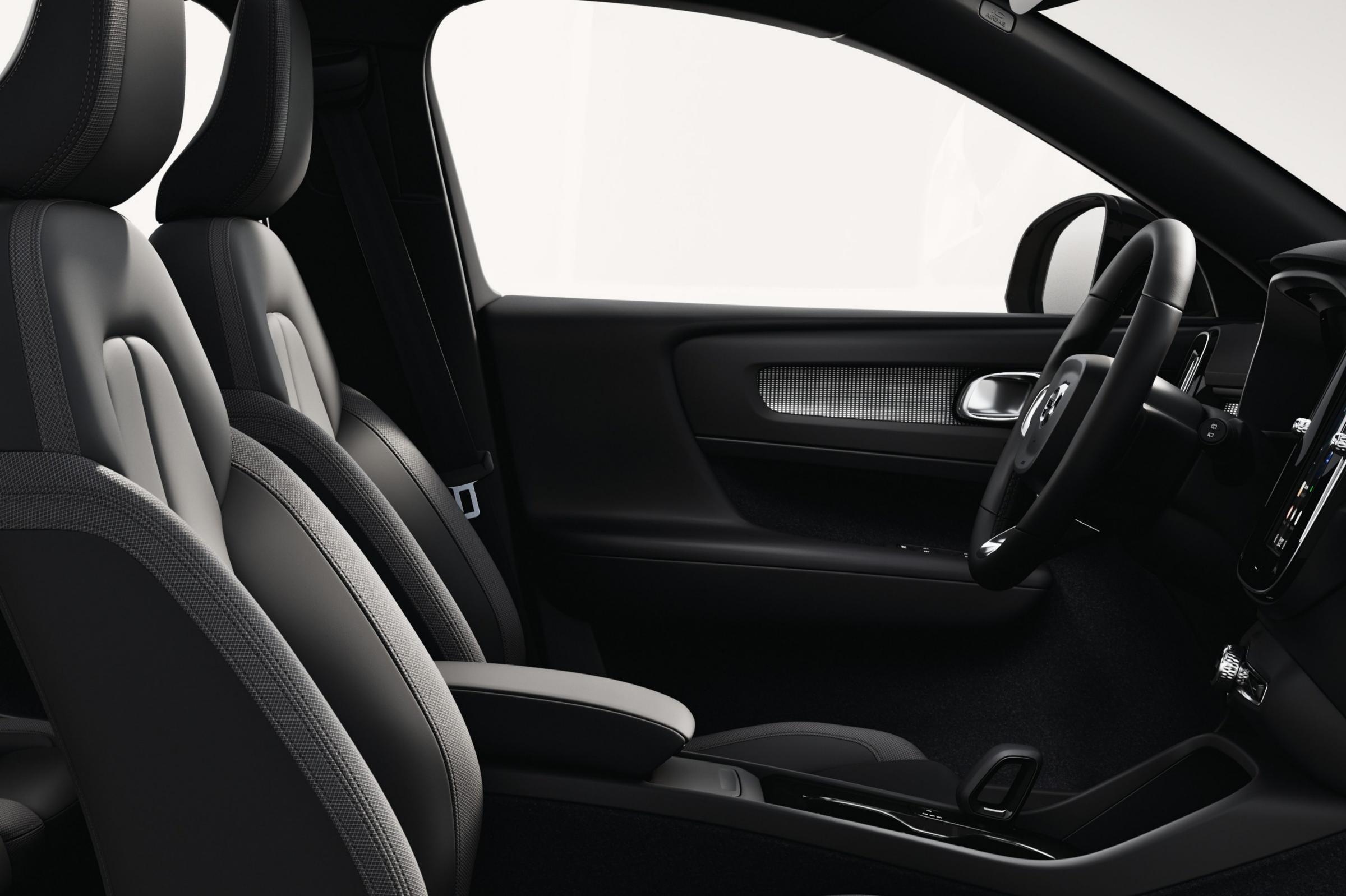 Volvo EX40 2026 Plus