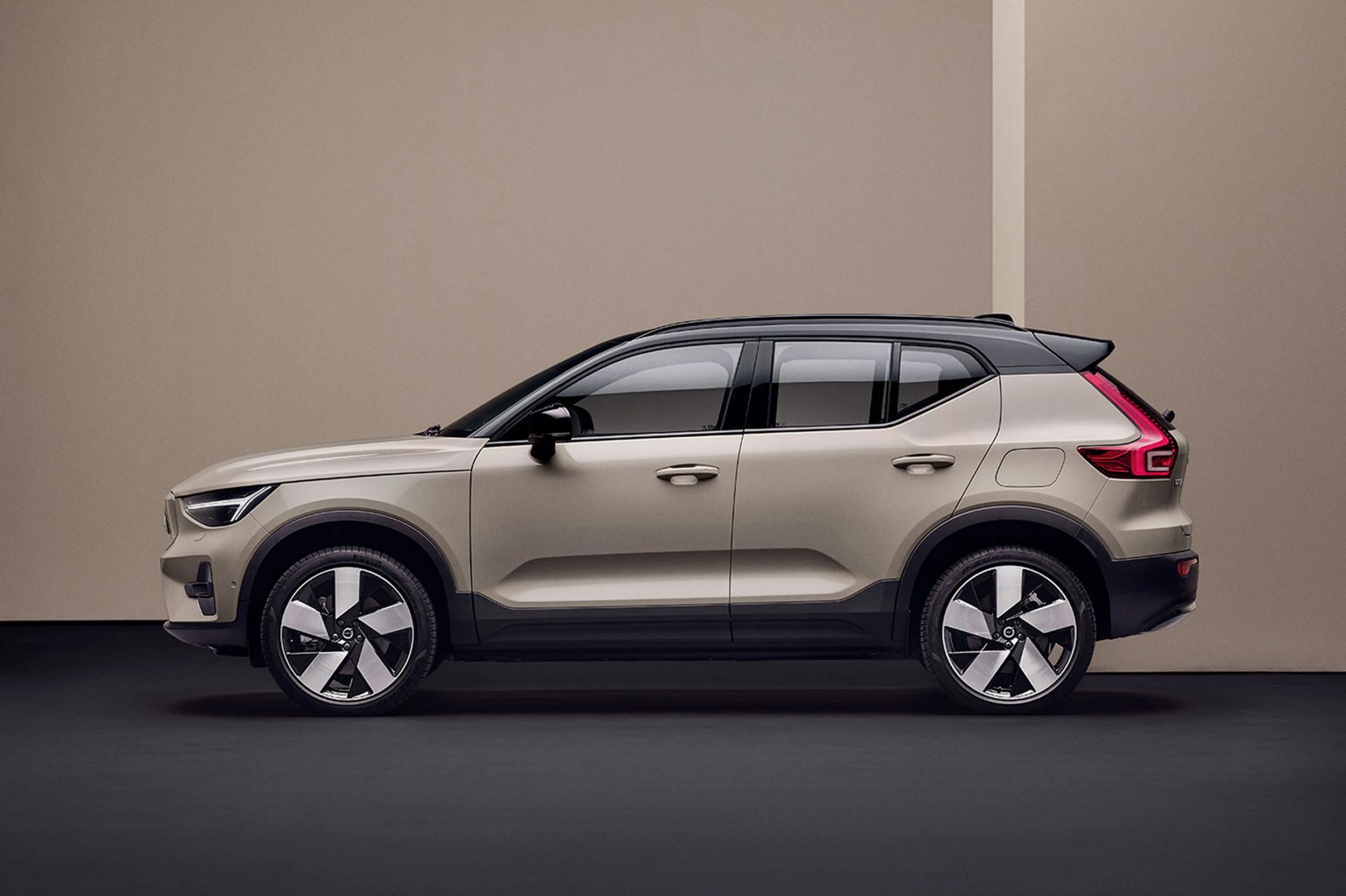 Volvo EX40 2026 Plus