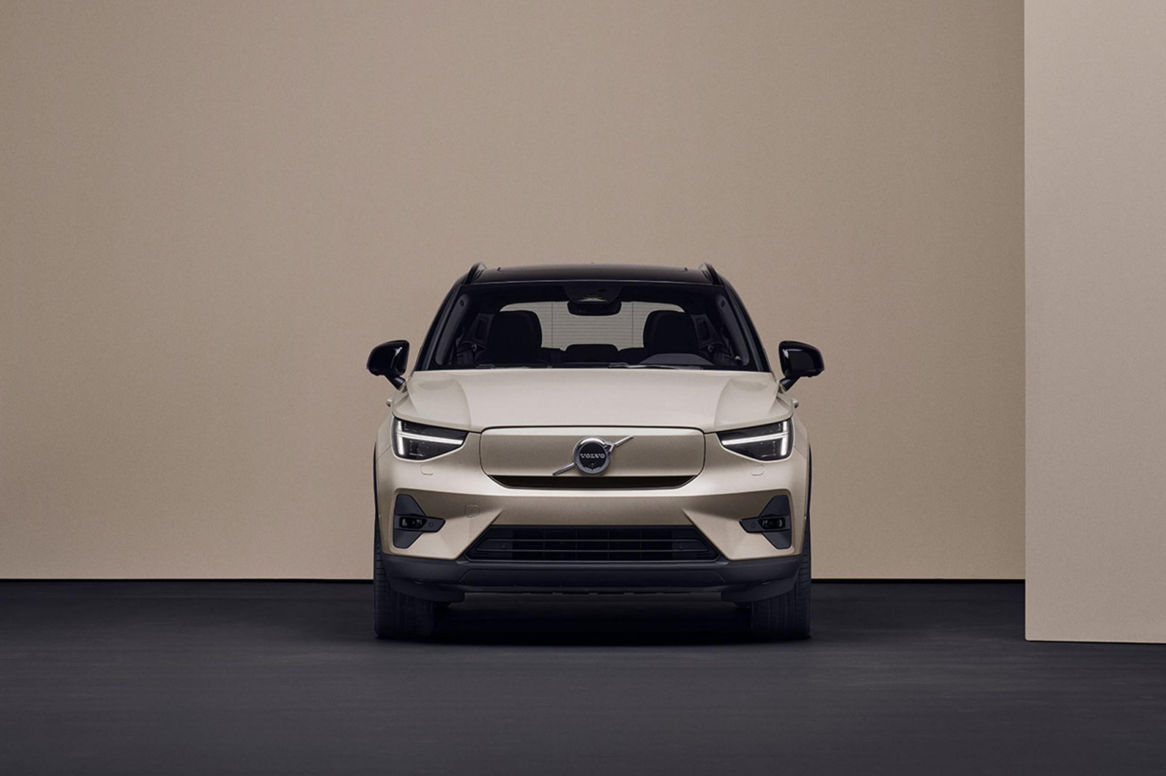 Volvo EX40 2026 Plus