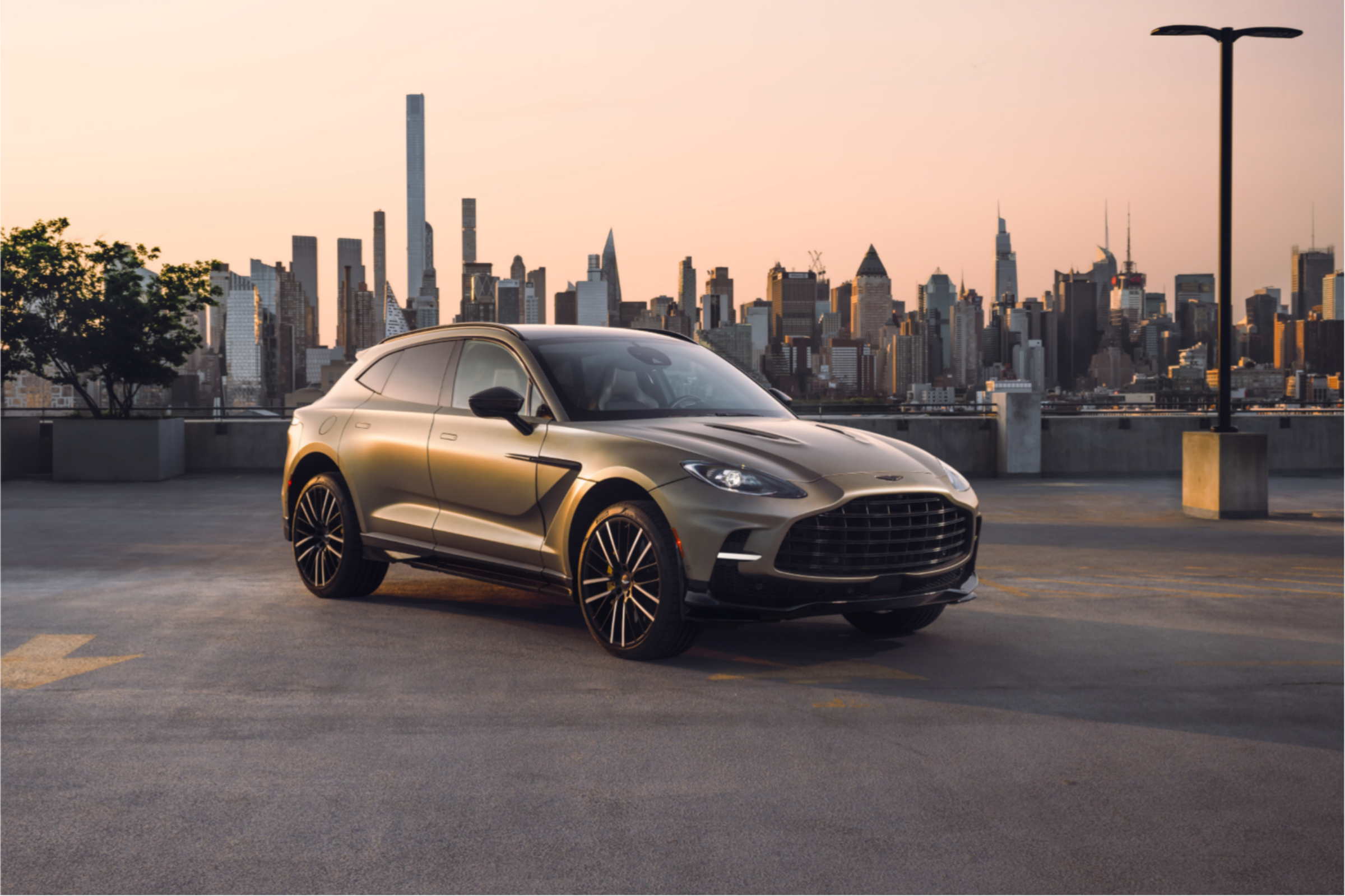ASTON MARTIN DBX707 2026 DBX707