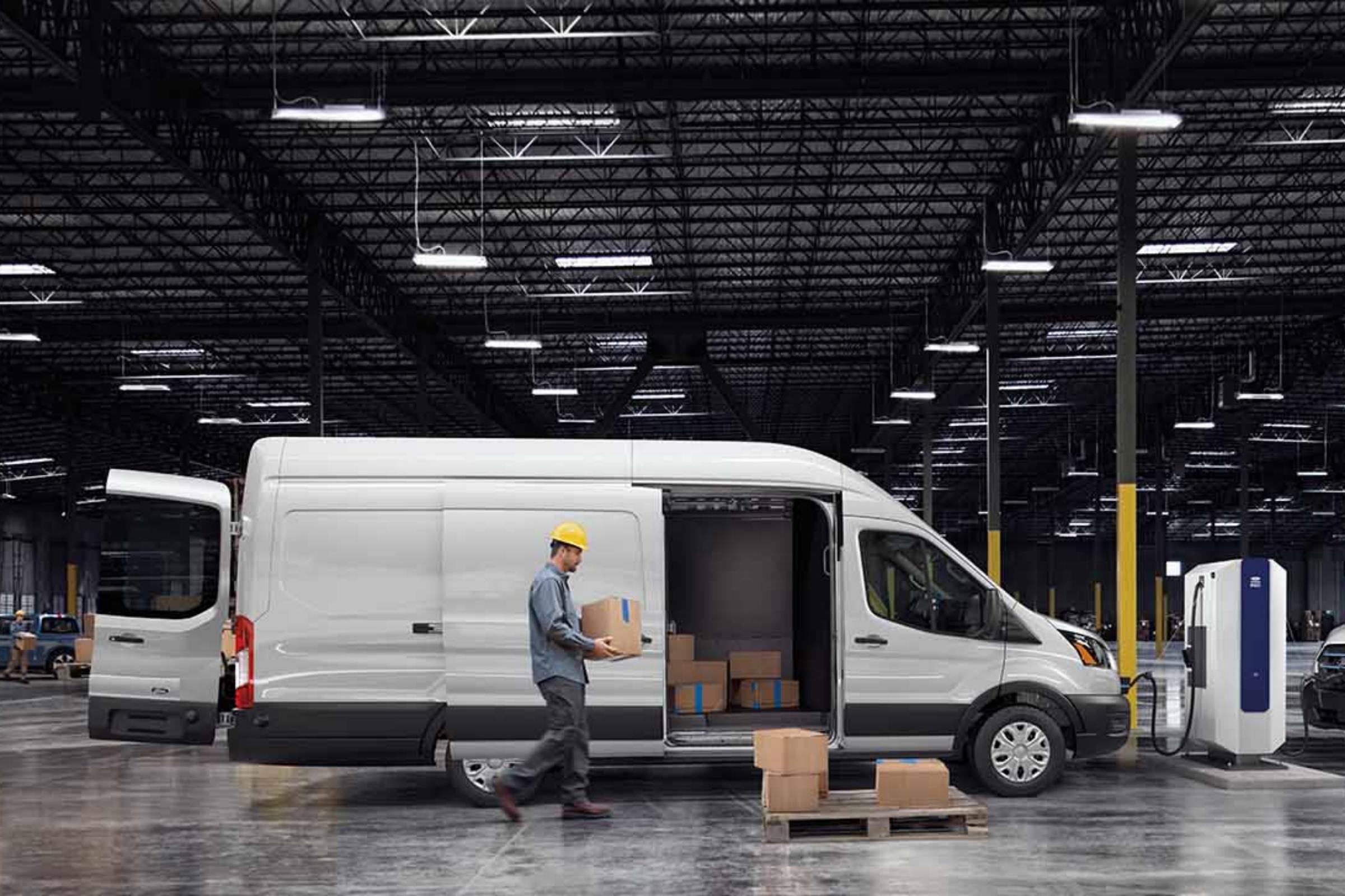 Ford E-Transit 2025 Larga Techo Bajo