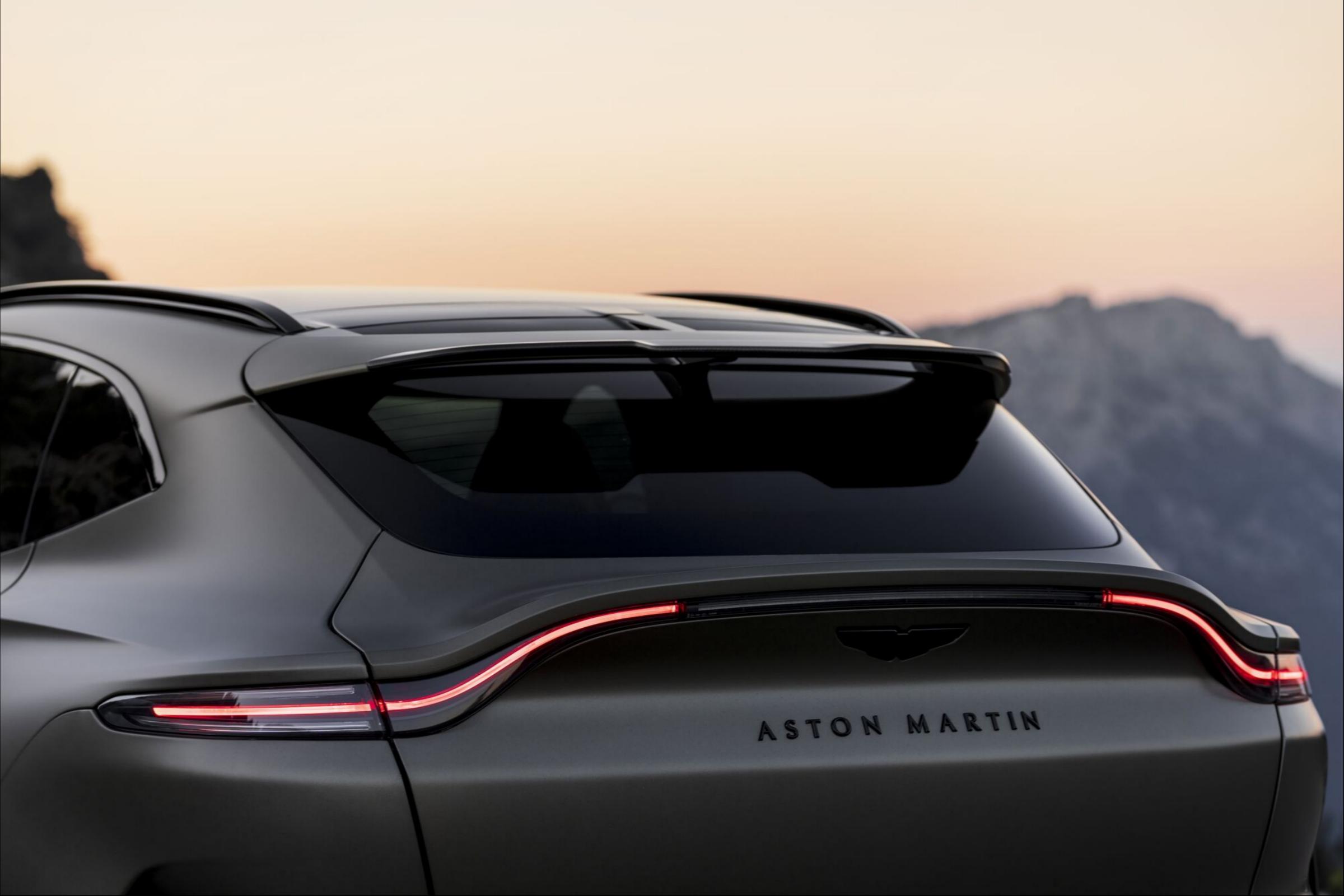 ASTON MARTIN DBX707 2026 DBX707